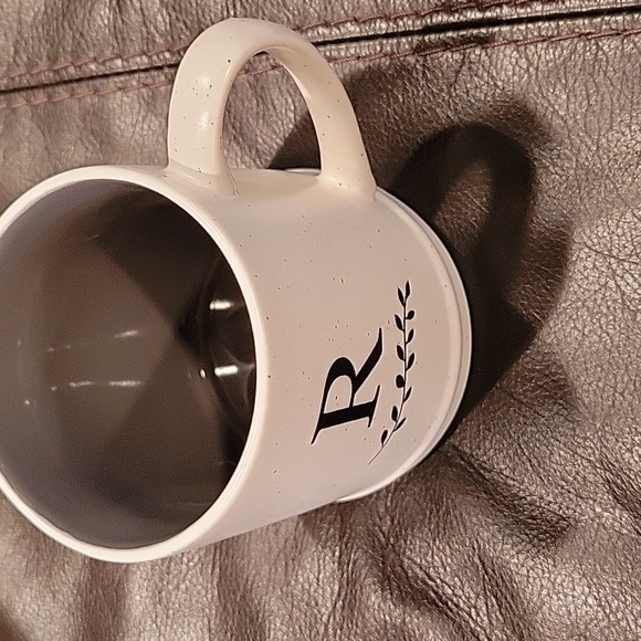 Mug 'R' initial (3/$20) also 'J' - Picture 4 of 5